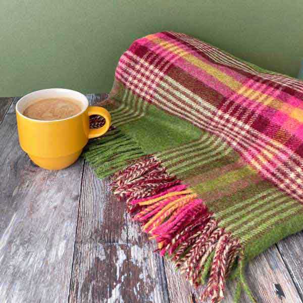 Blankets-and-Throws