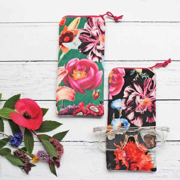 Botanical Velvet Glasses Case